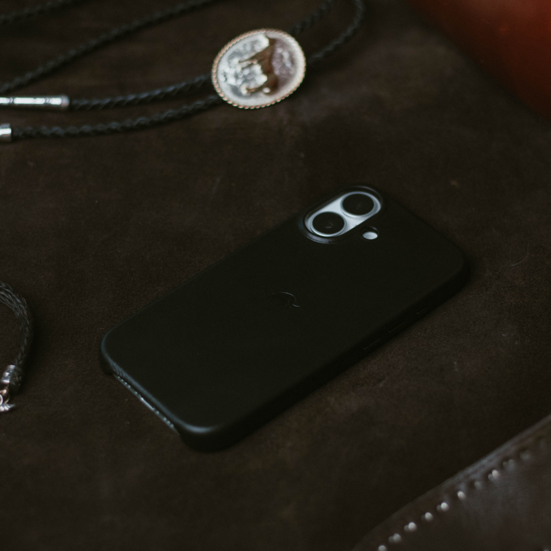 The Minimalist Case - BLACK EDITION by Bullstrap