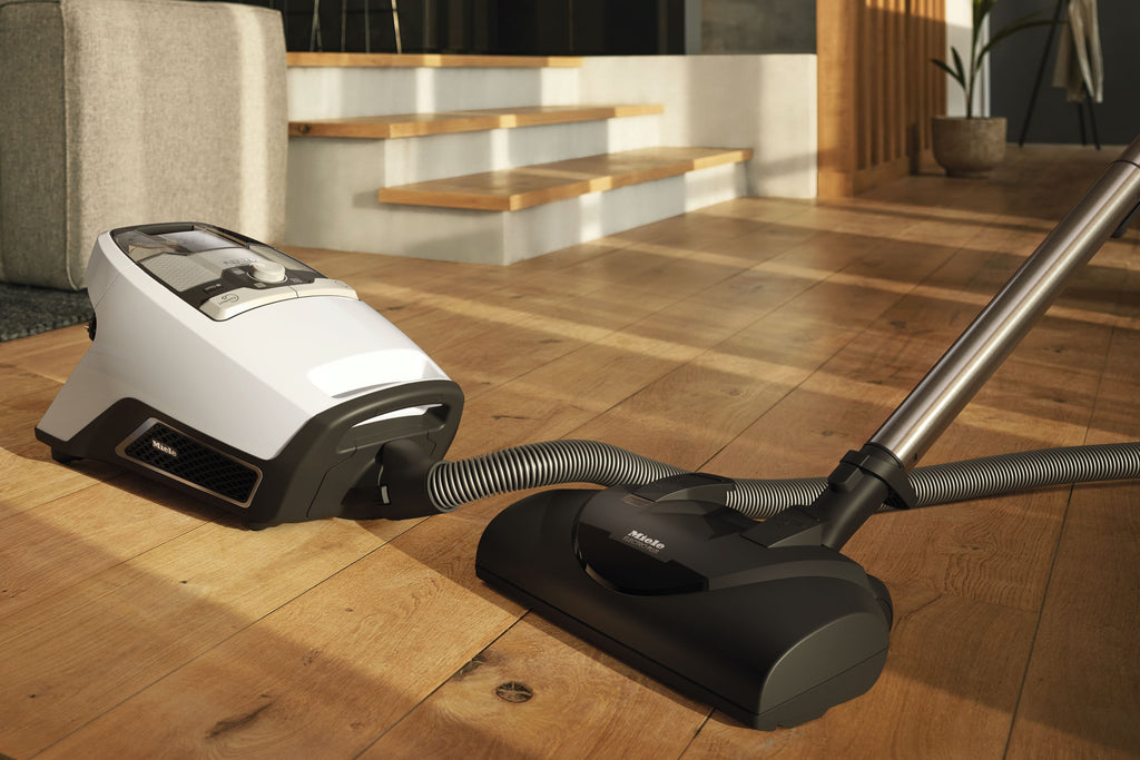 Miele Blizzard CX1 Cat & Dog PowerLine Vacuum Cleaner in Lotus white