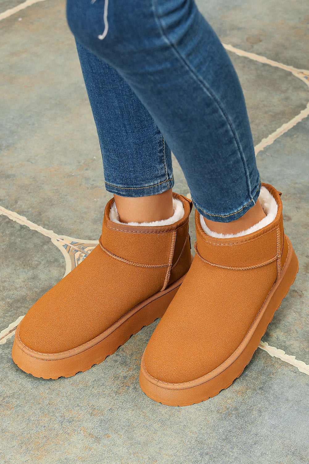 Anna Fur Lined Suede Ankle Snow Boots - Threaded Pear