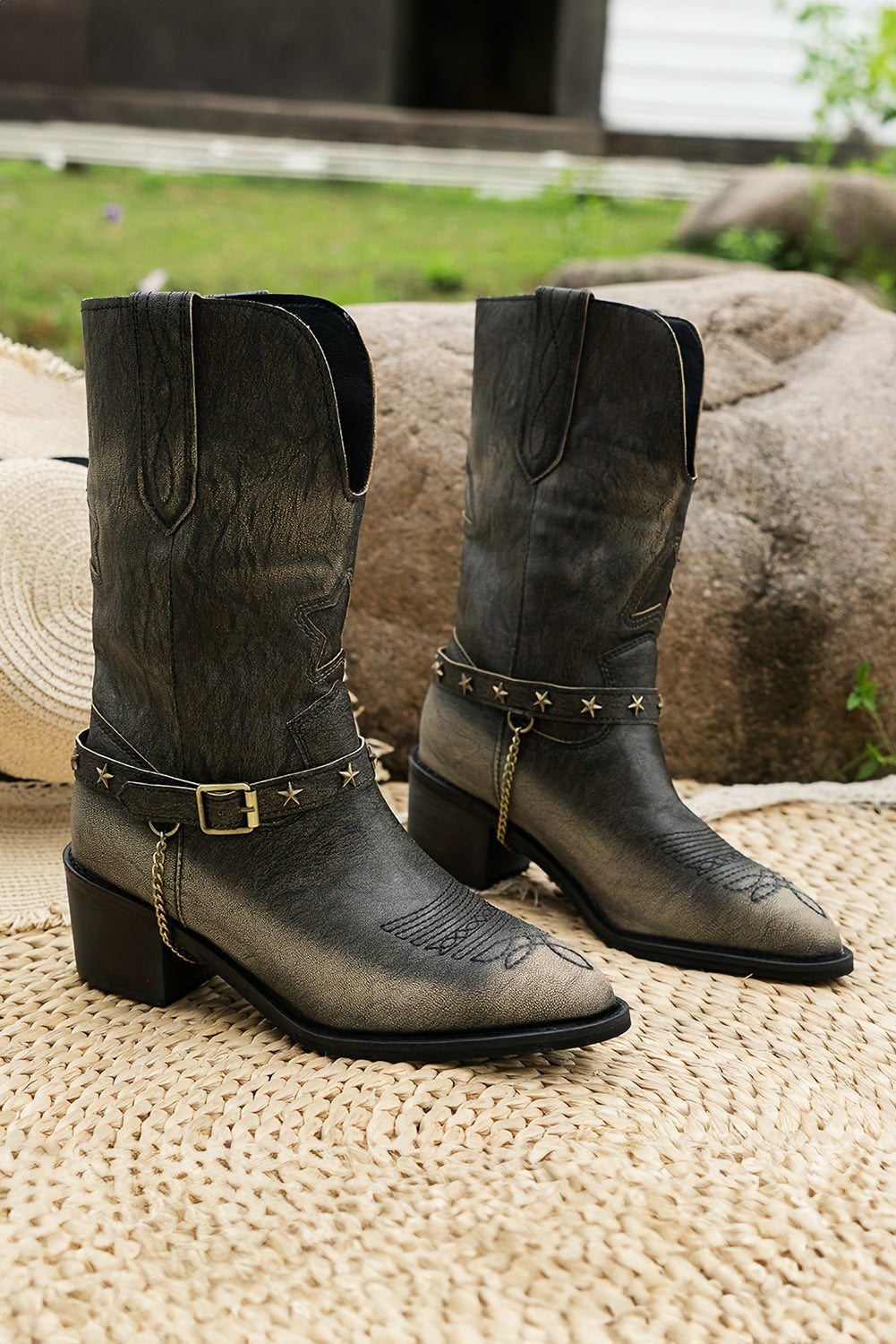 Western Distressed Boots - Threaded Pear