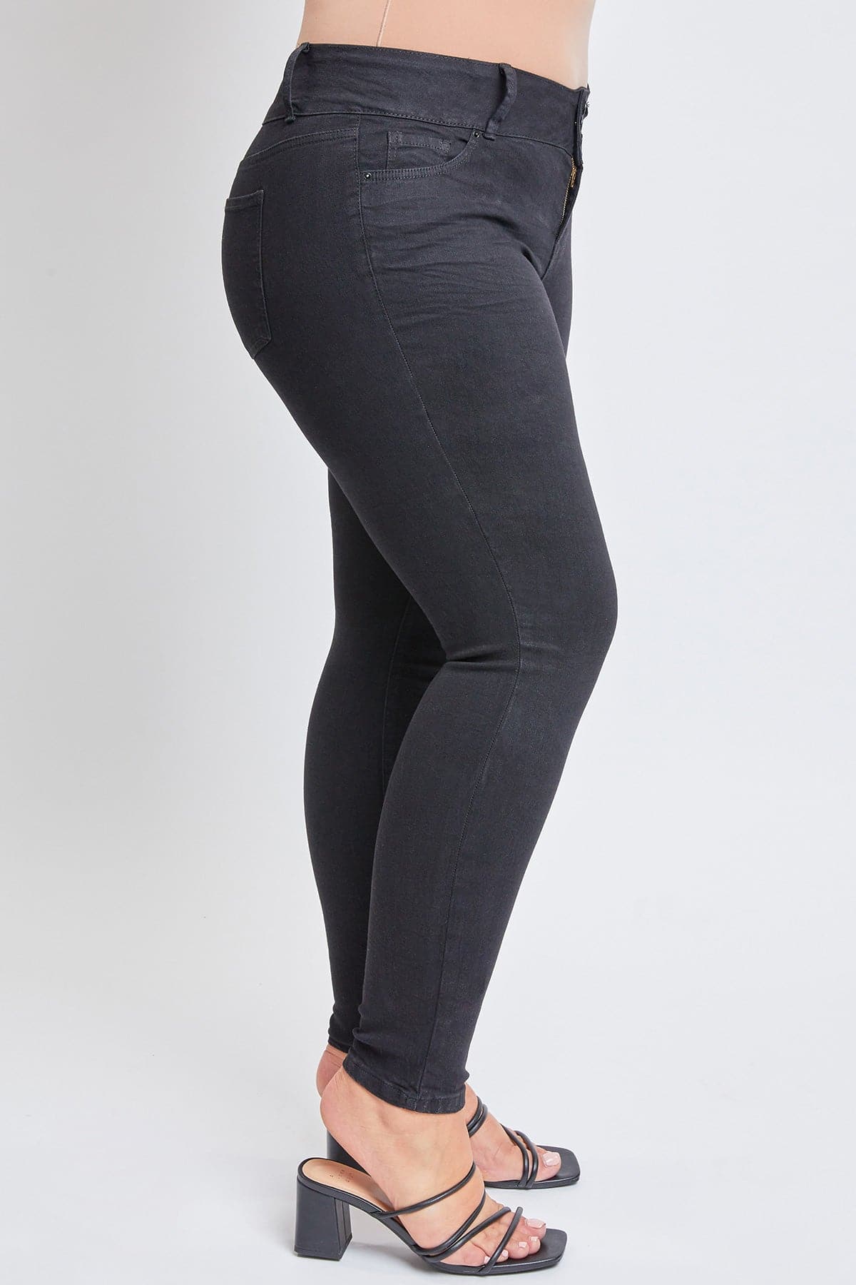 Essential Sustainable Skinny Jeans by OyeraCharisma