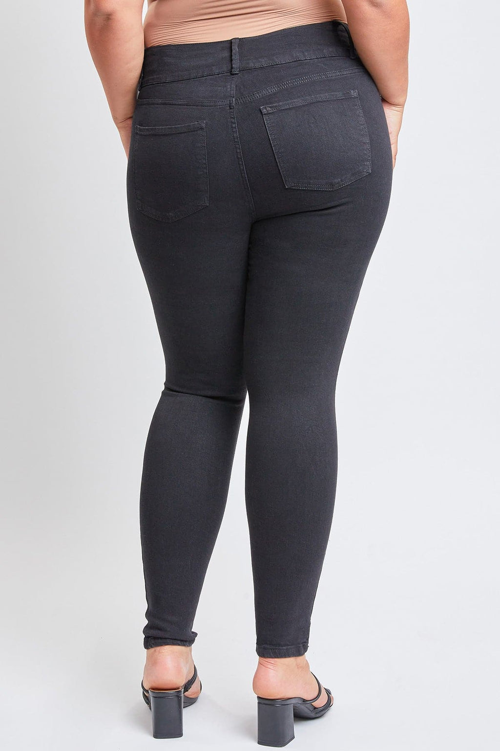 Essential Sustainable Skinny Jeans by OyeraCharisma