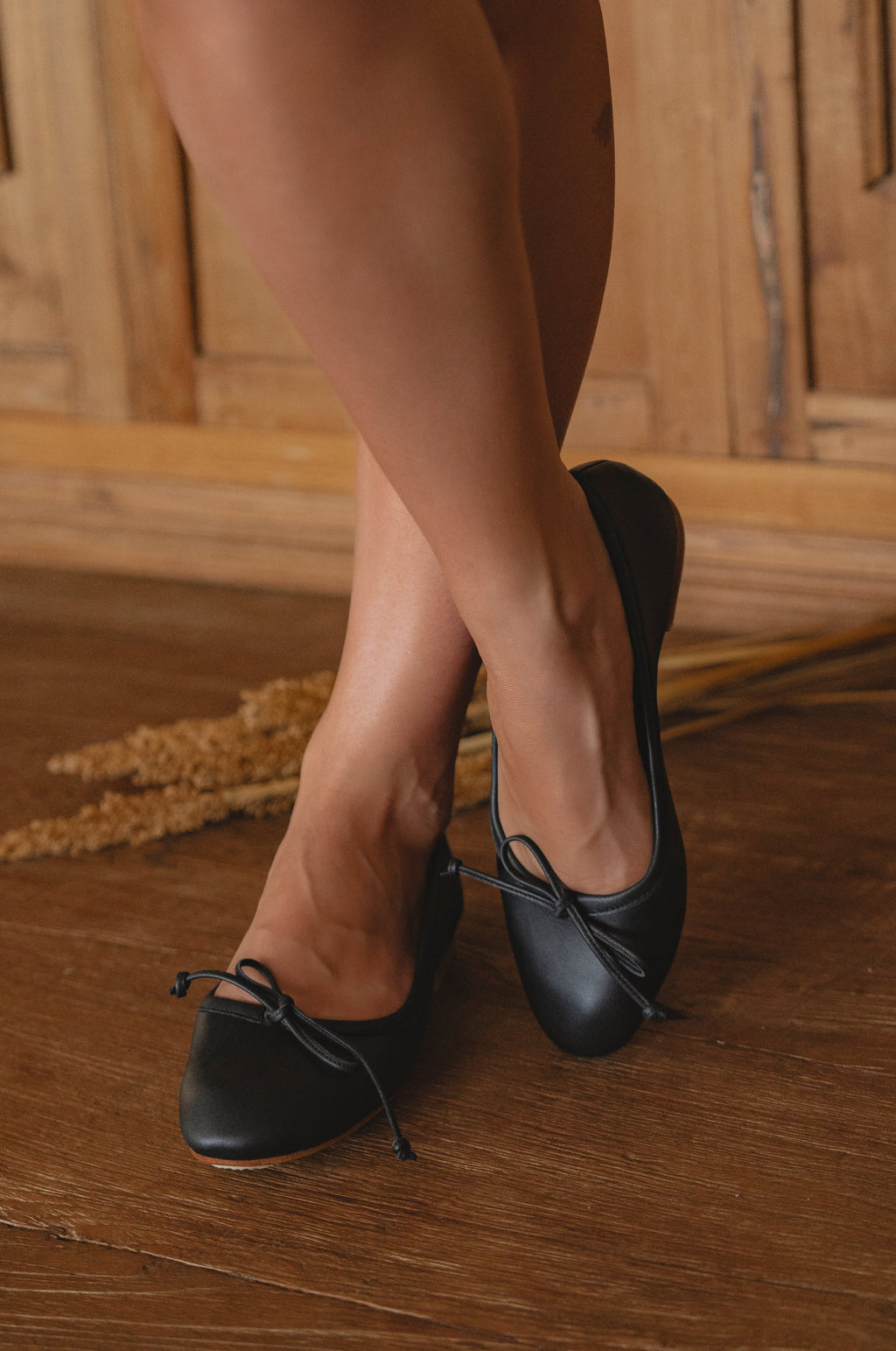 Elaria Classic Leather Ballet Flats