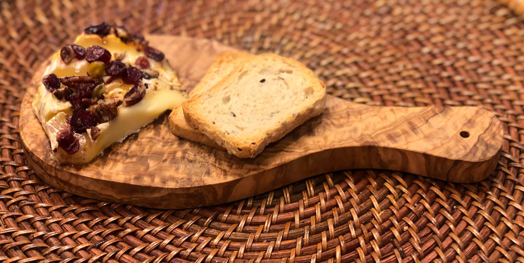 Original Olive Wood Cutting Board With Handle