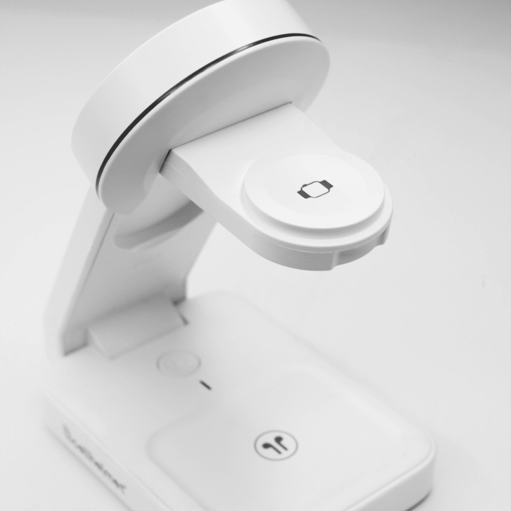 Cellhelmet Qi2 3 in 1 Charging Station with 3in Charging Cable by Cellhelmet