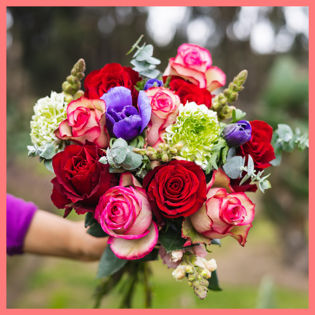 Winter Holiday Flower Bouquet - Lux Size