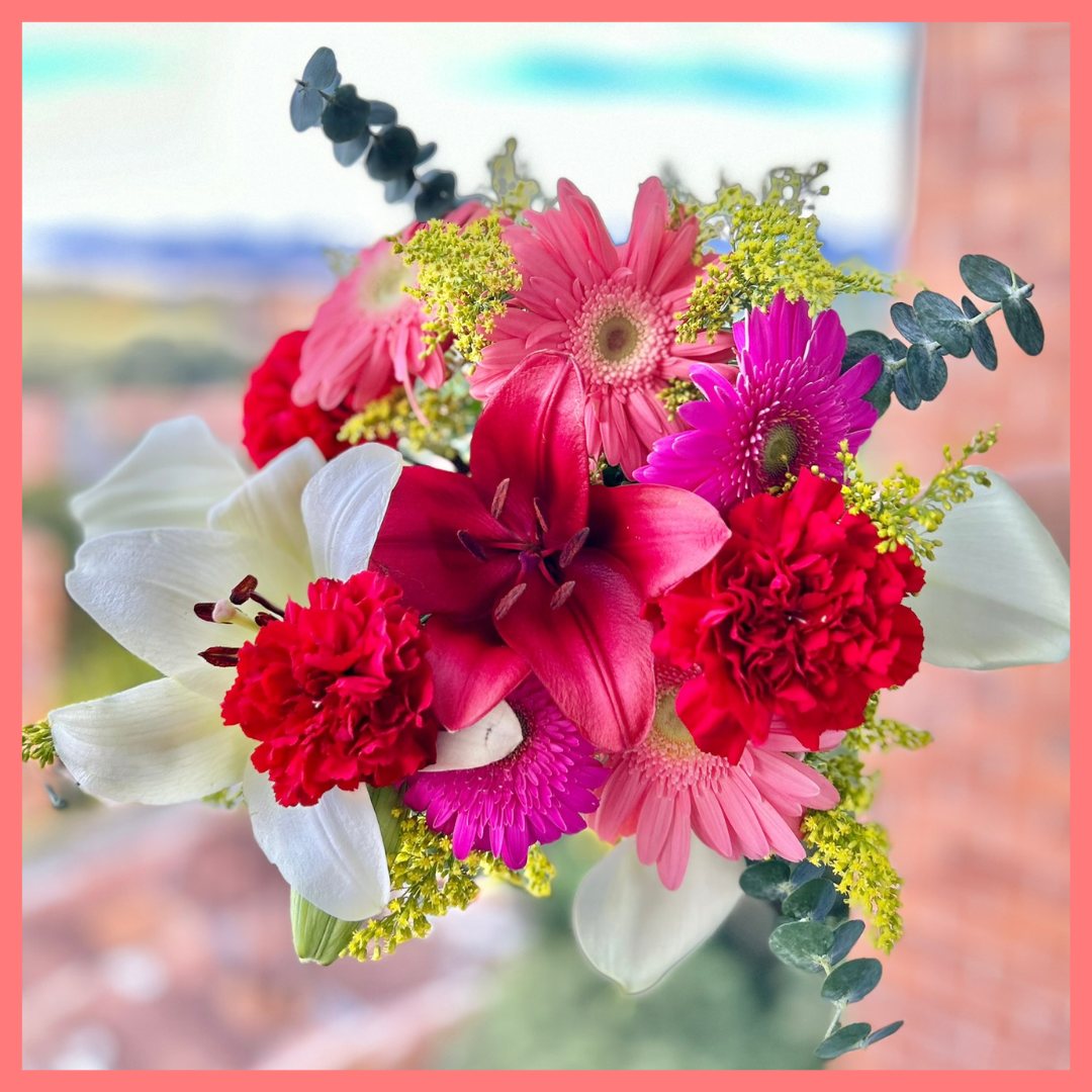 Winter Holiday Flower Bouquet - Lux Size