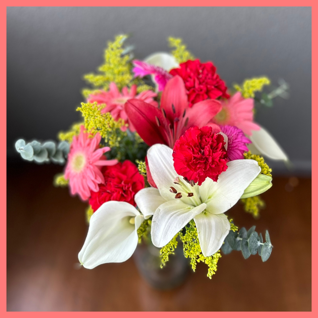 Winter Holiday Flower Bouquet - Lux Size