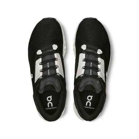 On Running Men's Cloudstratus 3