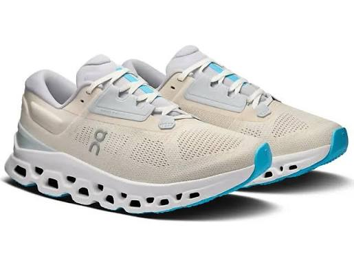 On Running Women's Cloudstratus 3