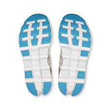 On Running Women's Cloudstratus 3