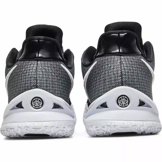 NIKE Kyrie Low 4 TB